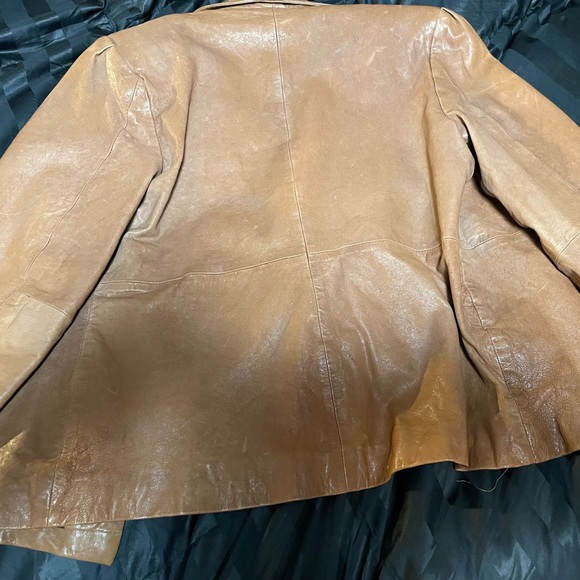 Beautiful distressed dark tan faux leather blazer - Picture 2 of 7